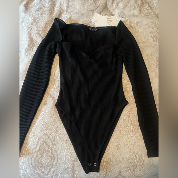 Sweetheart neckline bodysuit NWT - Picture 3 of 4